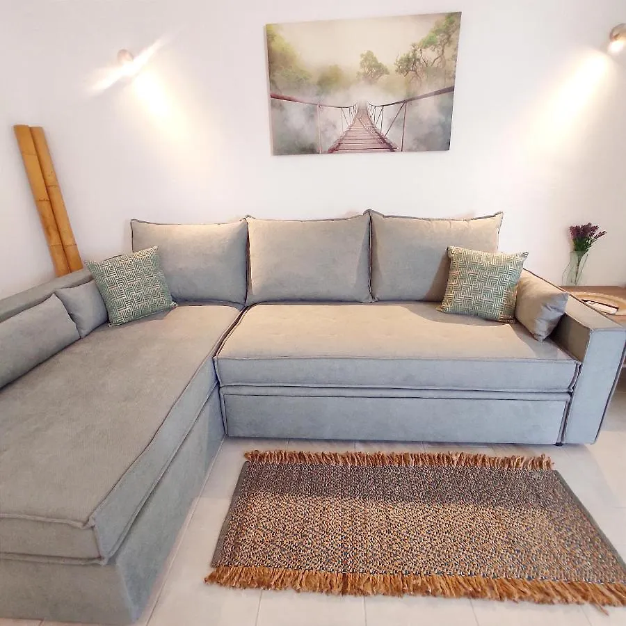 Avalon Cosy Apartments Ginger, 1 Bedroom Villa With Shared Swimming Pool Agrari